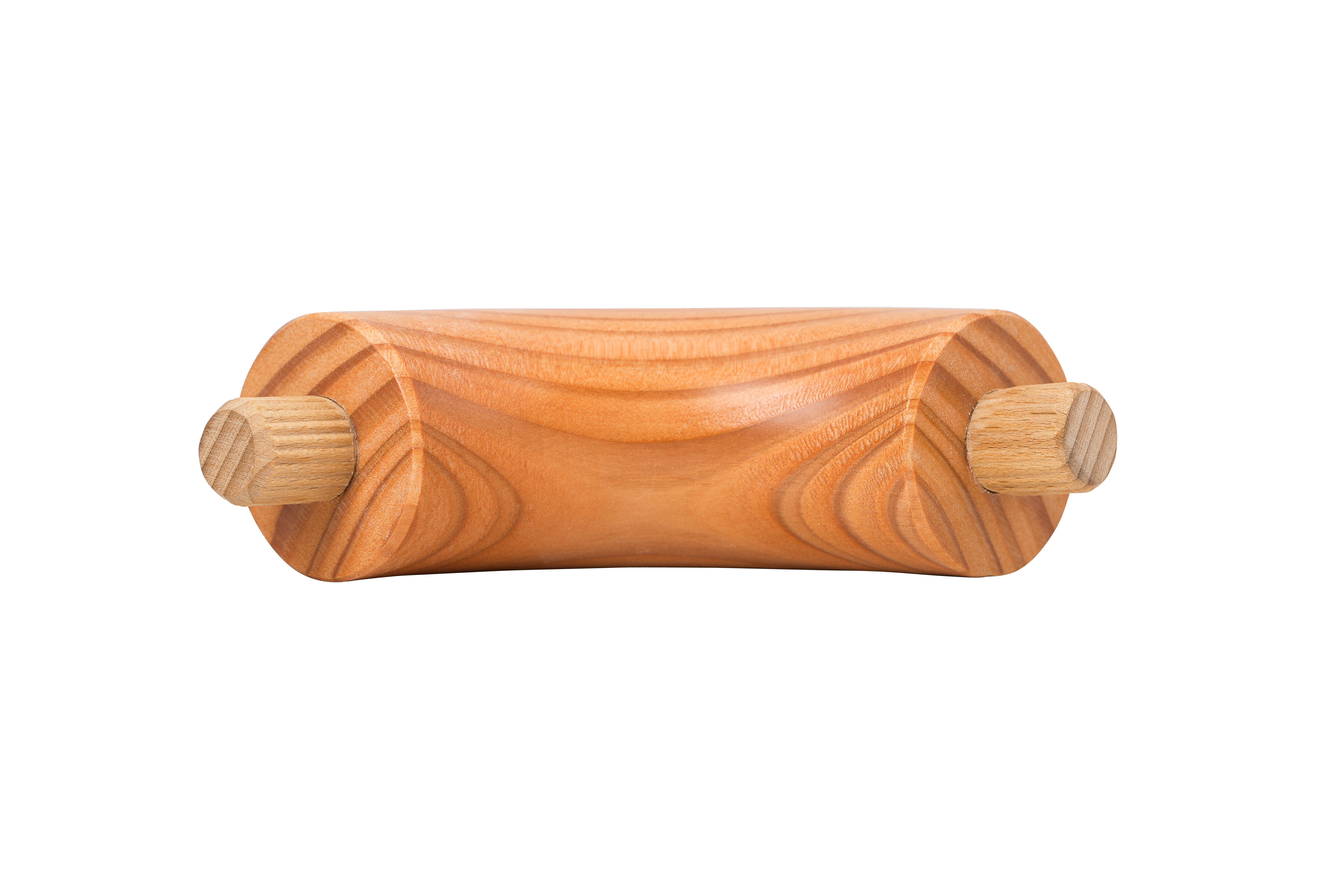 Codo redondo de alerce para pasamanos con espigas de madera en ambos extremos, vista frontal con veteado marcado