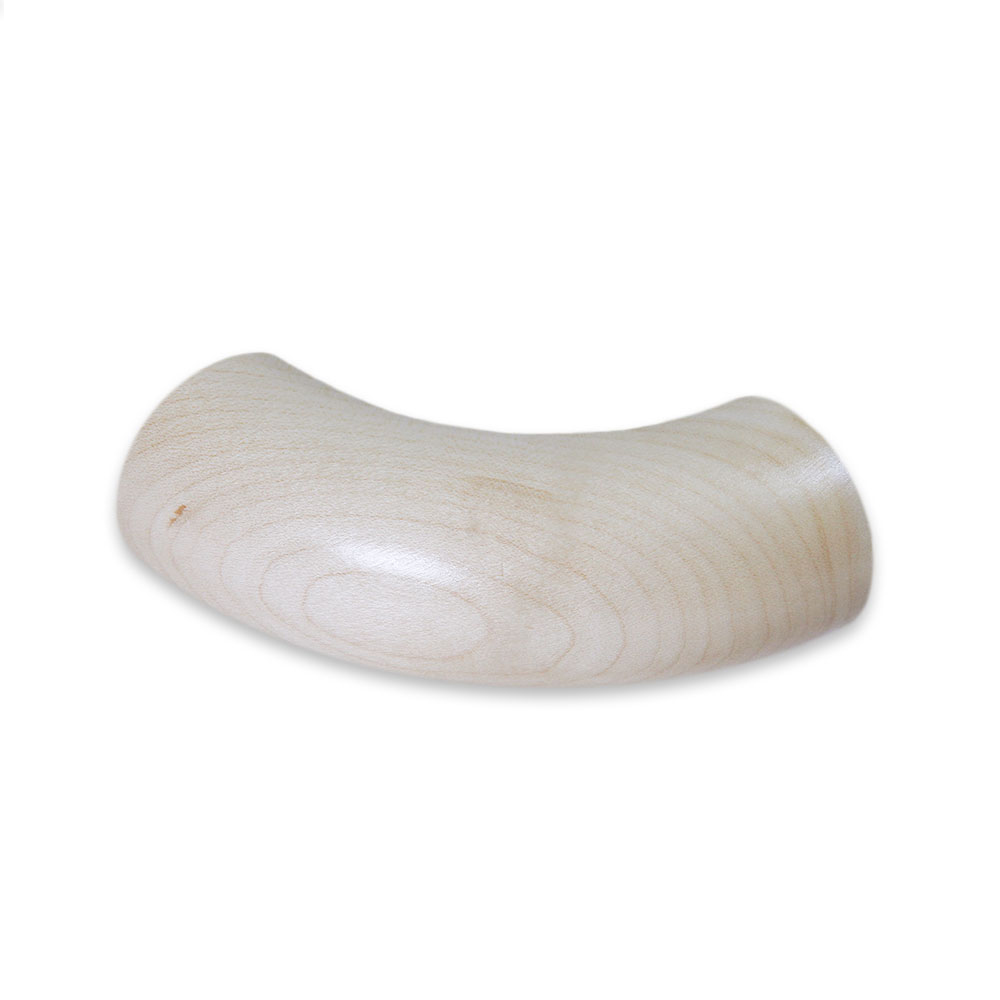 Codo redondo de arce para pasamanos de madera, madera crema muy clara, pieza de unión curvada sobre fondo blanco