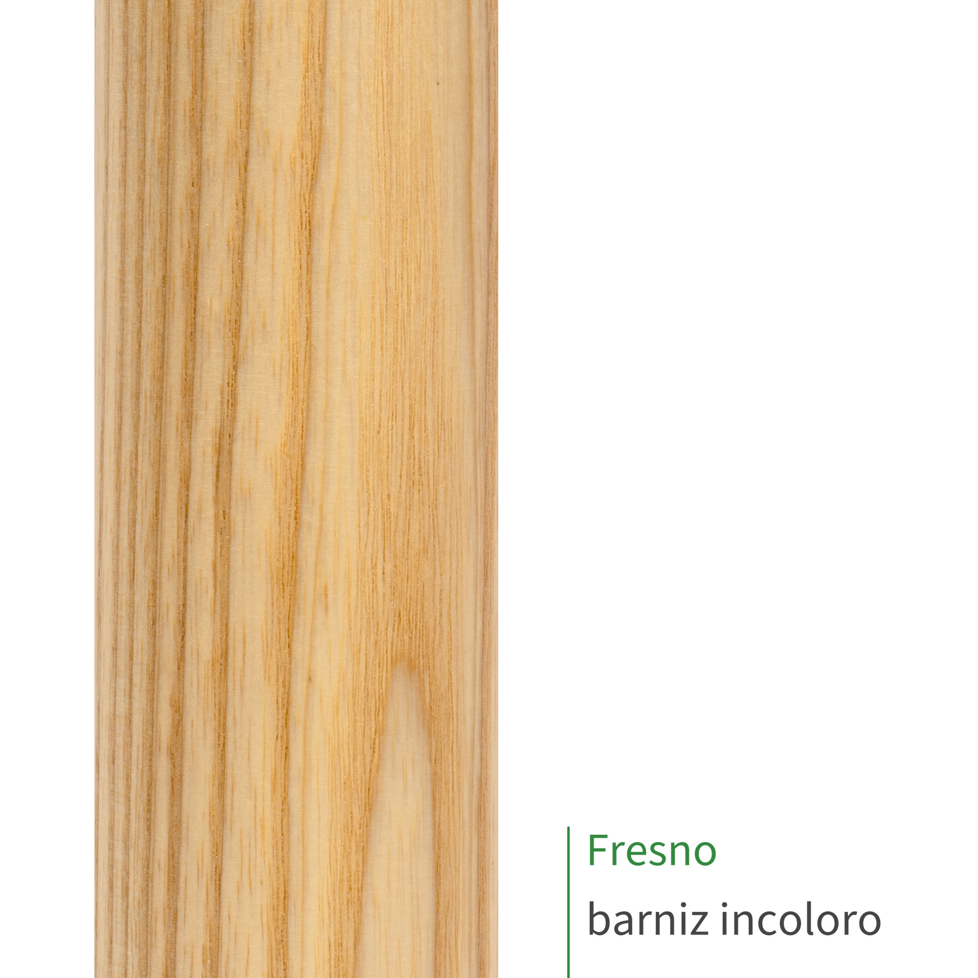 Muestra de pasamanos de fresno con barniz incoloro, veteado claro y marcado, rótulo «Fresno barniz incoloro»