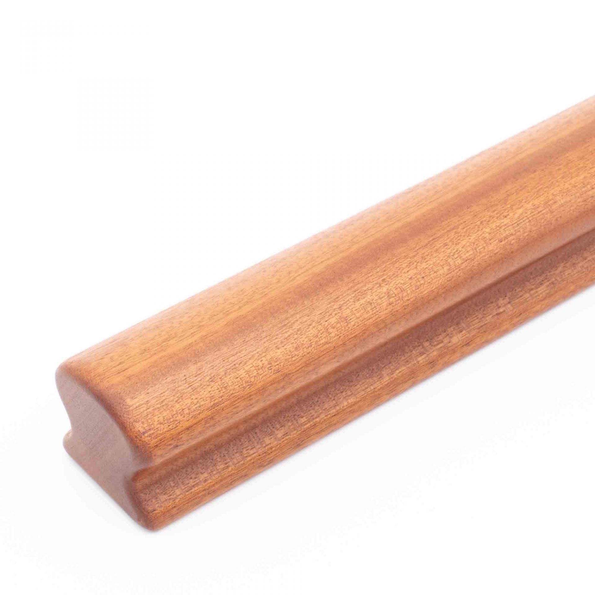 Pasamanos Omega de caoba recortado sin soporte, perfil Omega con ranura de agarre, extremo recto en madera marrón rojiza