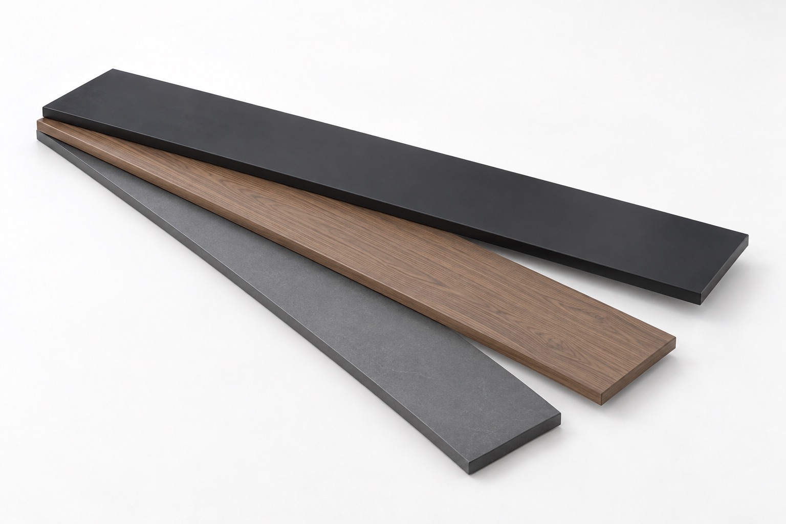 Muestras de alféizar oscuro: tres decorados en negro, imitación de madera oscura y gris dispuestos en abanico