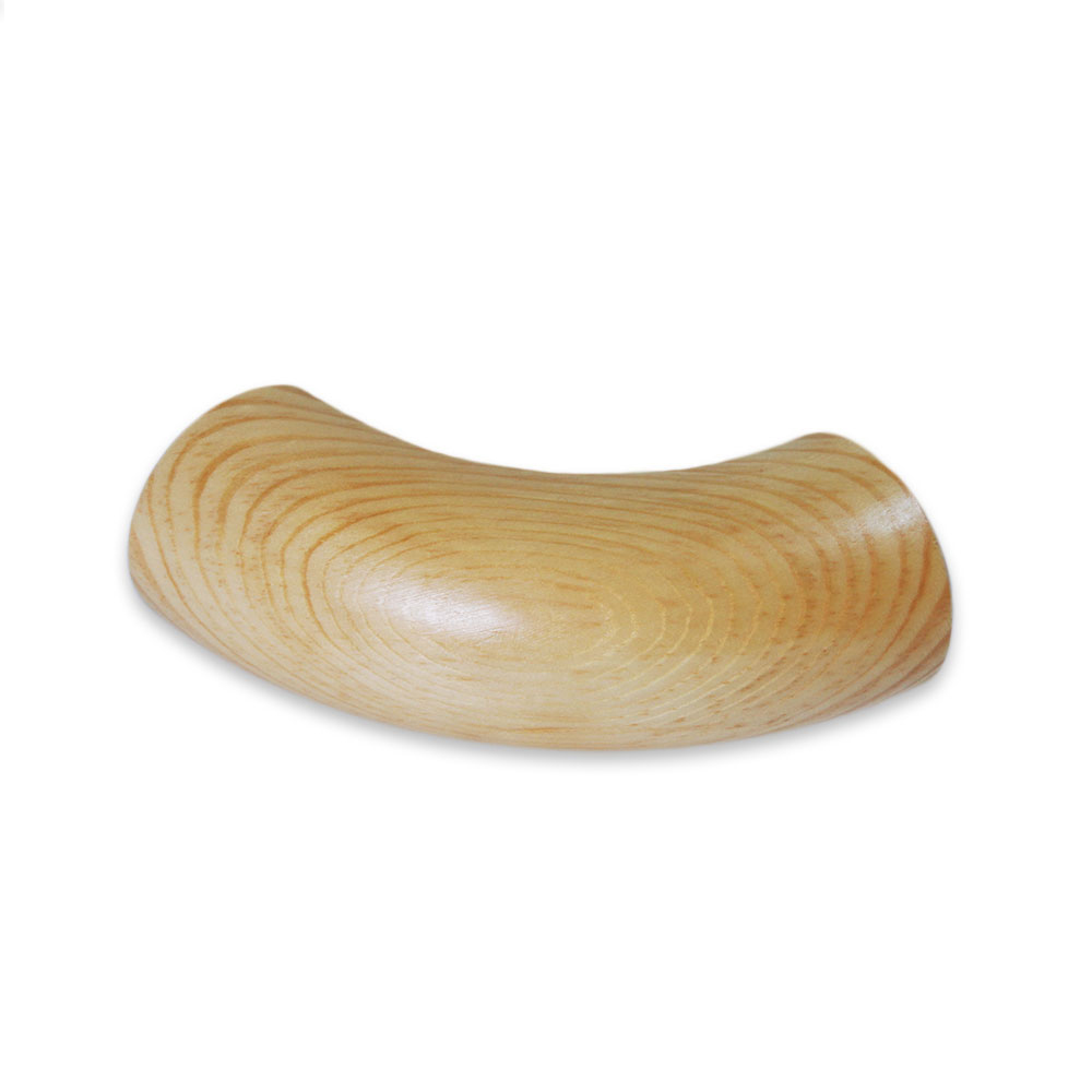 Codo redondo de abeto de 90° para pasamanos de madera, conífera clara con anillos de crecimiento visibles, fondo blanco