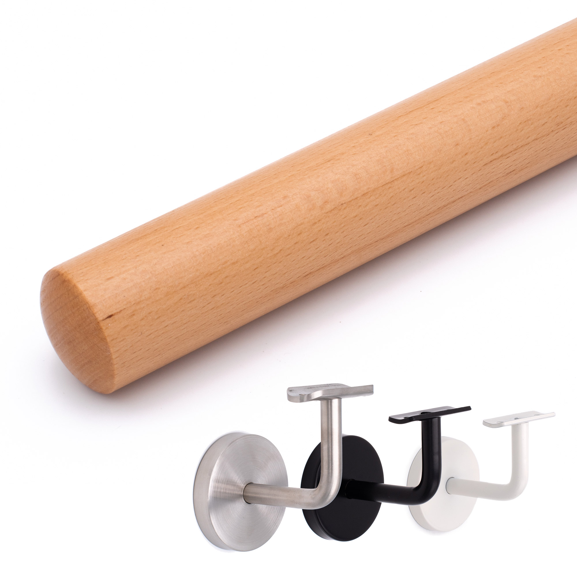 Pasamanos redondo de haya natural en vista oblicua frontal, al lado soportes en acero inoxidable, negro y blanco